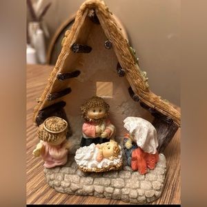 Christmas Nativity Manger - one piece - 4.5" resin